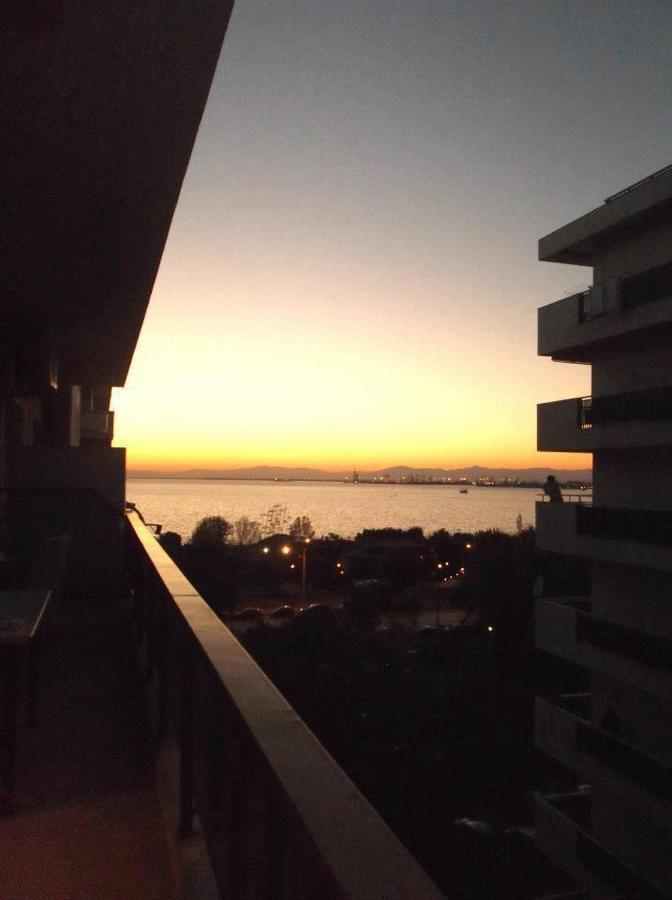 Promenade Apartment With Sea View Thessaloniki Exterior foto
